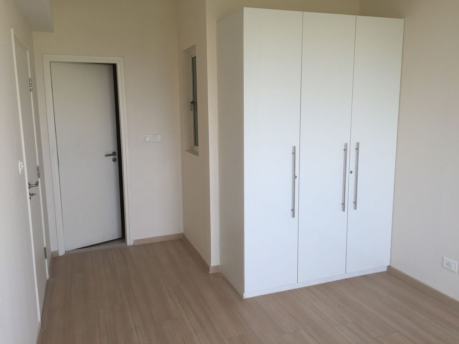 3Bhk Flats For Sale in DLF Commanders Court Egmore Chennai